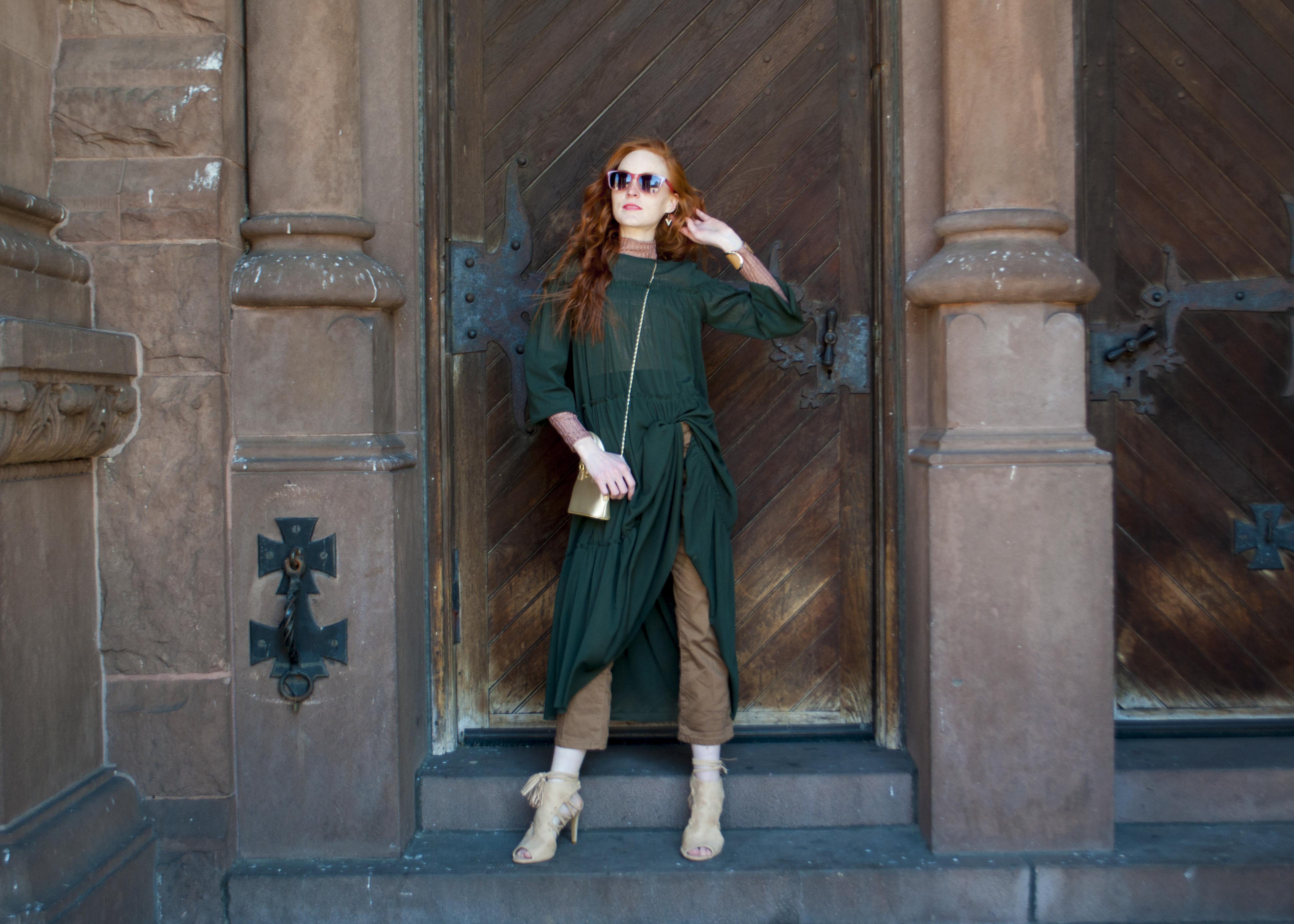 how to wear green in a suble way